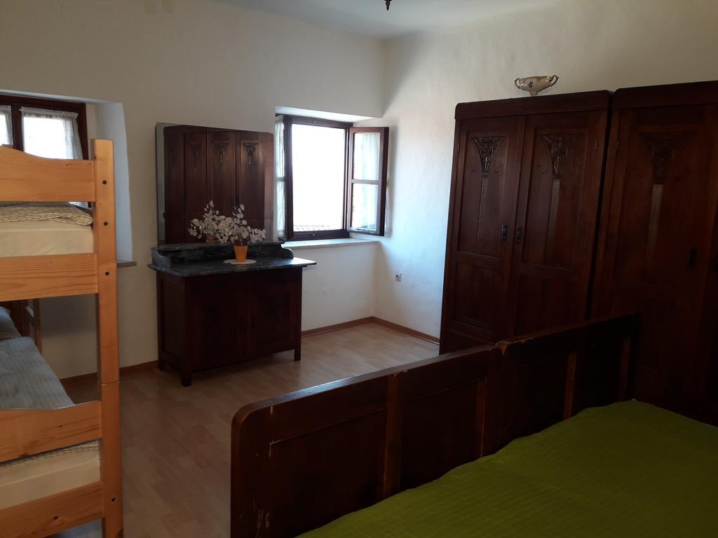 Apartment Valetovi Stanjel Ngoại thất bức ảnh