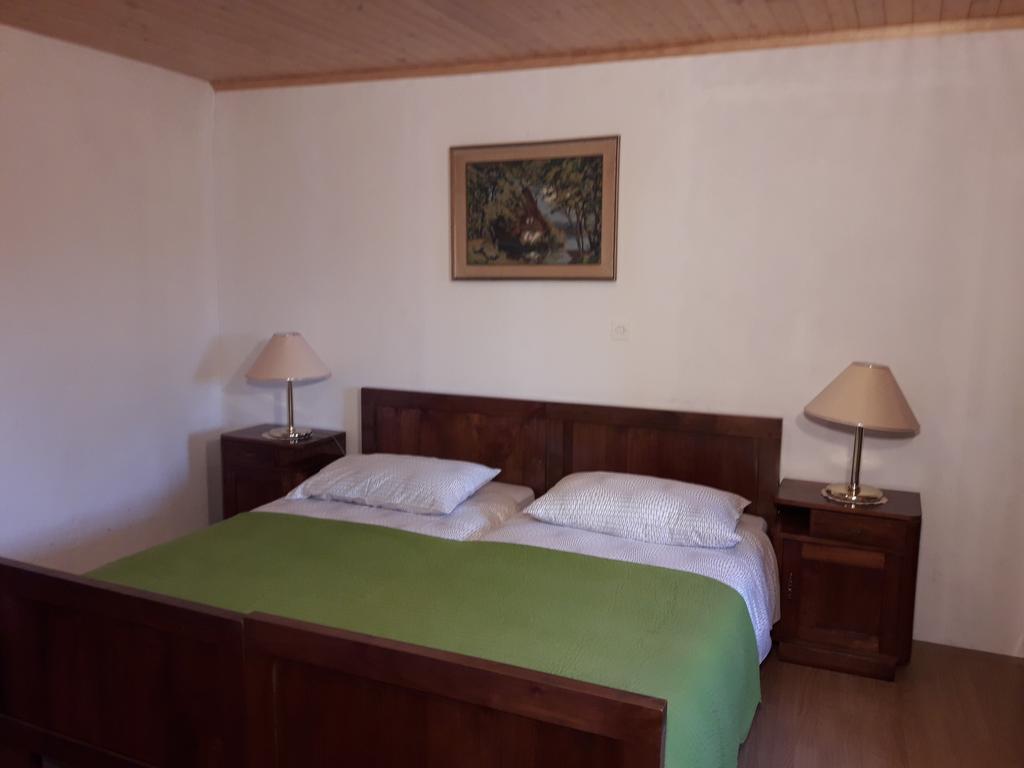 Apartment Valetovi Stanjel Ngoại thất bức ảnh